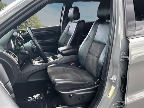 Used 2020 Jeep Grand Cherokee Altitude AWD/4WD image 21