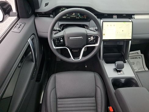 New 2026 Land Rover Discovery Sport Landmark image 9