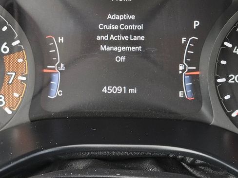 Used 2025 Jeep Compass Trailhawk AWD/4WD image 29