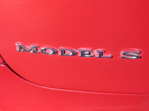 Used 2013 Tesla Model S Performance image 8