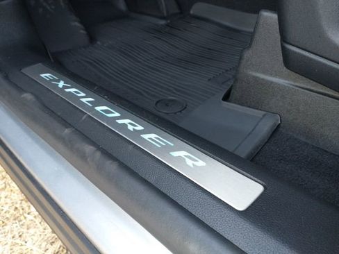 Used 2021 Ford Explorer Platinum w/ Equipment Group 601A image 28