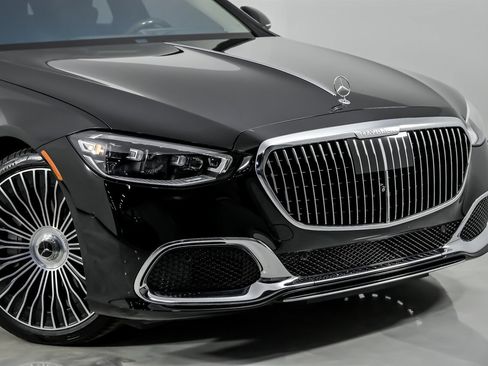 Used 2023 Mercedes-Benz Maybach S 680 4MATIC image 3