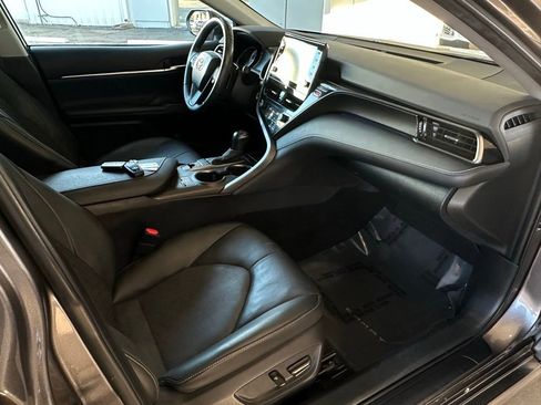 Used 2021 Toyota Camry XSE w/ Cold Weather Package image 16