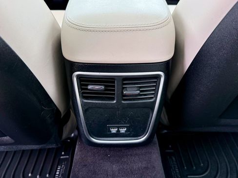 Used 2017 Chrysler 300 Limited w/ Value Package image 31