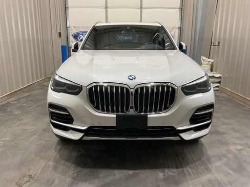 Used 2023 BMW X5 xDrive40i w/ Premium Package image 2
