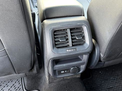Used 2022 Volkswagen Tiguan SE R-Line image 13