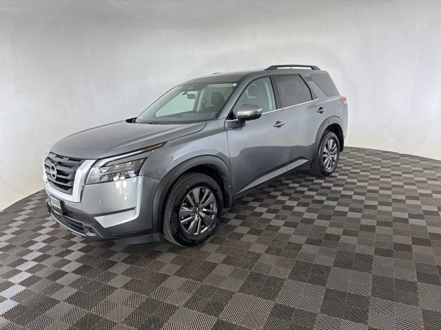 Certified 2025 Nissan Pathfinder SV w/ Cargo Package AWD/4WD image 3