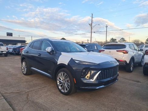 New 2026 Buick Envision Avenir image 1