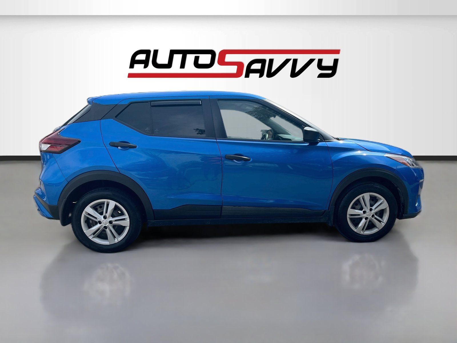 Used 2023 Nissan Kicks S FWD image 7