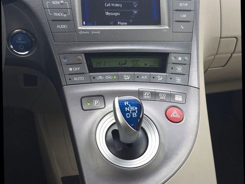 Used 2013 Toyota Prius Three image 9