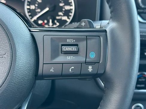 Certified 2023 Nissan Rogue SV w/ SV Premium B Package AWD/4WD image 39