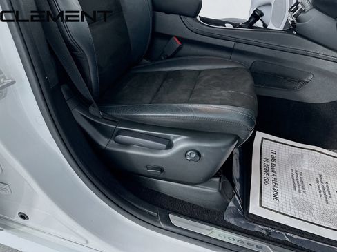 Used 2021 Dodge Durango GT RWD image 35