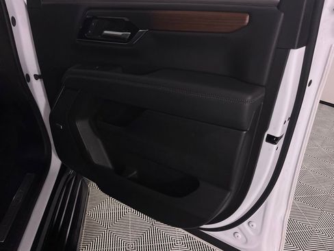 Used 2025 GMC Yukon Denali image 35