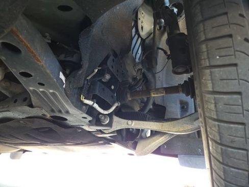 Used 2021 Ford Explorer Limited w/ Equipment Group 301A AWD/4WD image 96