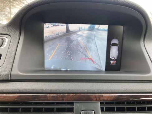 Used 2015 Volvo XC70 3.2 Platinum image 14