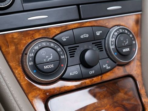 Used 2009 Mercedes-Benz SL 550 image 36