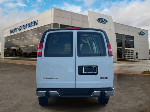 Used 2025 GMC Savana 2500 w/ Driver Convenience Package RWD image 4