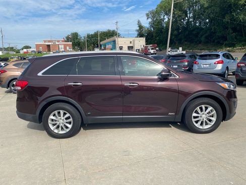 Used 2016 Kia Sorento AWD w/ LX Convenience Package image 5