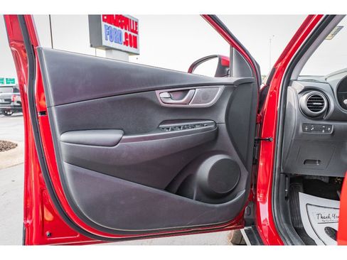 Used 2021 Hyundai Kona Limited image 6