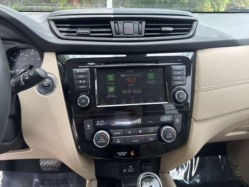 Used 2019 Nissan Rogue SL w/ Premium Package AWD/4WD image 21