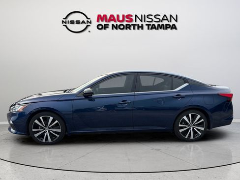 Used 2021 Nissan Altima 2.5 SR w/ SR Premium Package FWD image 4