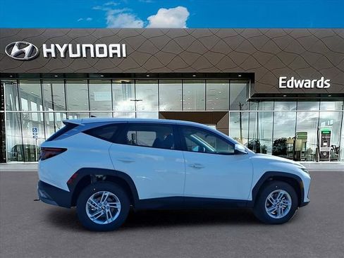 New 2026 Hyundai Tucson SE image 6