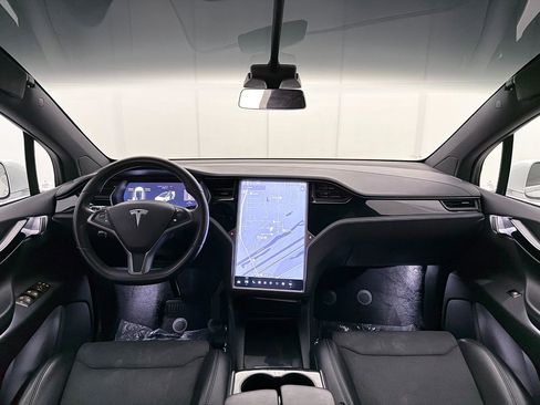 Used 2018 Tesla Model X 75D image 33