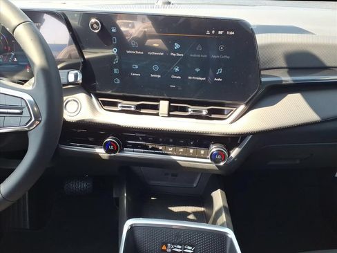New 2027 Chevrolet Equinox LT w/ Convenience Package II FWD image 23