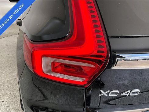 Used 2025 Volvo XC40 B5 Plus AWD/4WD image 32