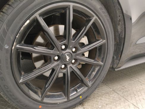 Used 2018 Ford Mustang Coupe w/ Equipment Group 101A RWD image 31