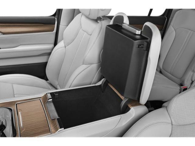 Certified 2024 Jeep Wagoneer L Series II w/ Flexible Seating Group AWD/4WD image 17