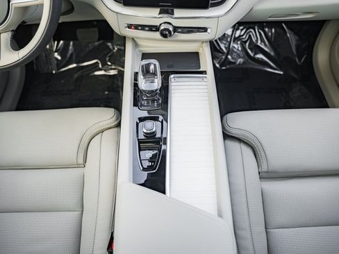 New 2026 Volvo XC60 B5 Ultra w/ Protection Package Premier image 27