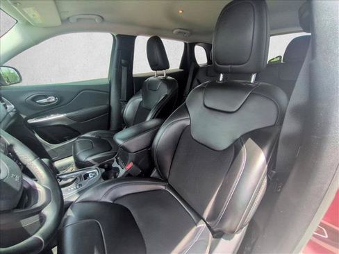 Used 2020 Jeep Cherokee Latitude Plus FWD image 13