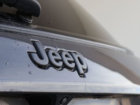 Used 2024 Jeep Compass Latitude w/ Convenience Group image 11