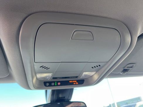 Used 2025 Chevrolet Blazer LT image 23