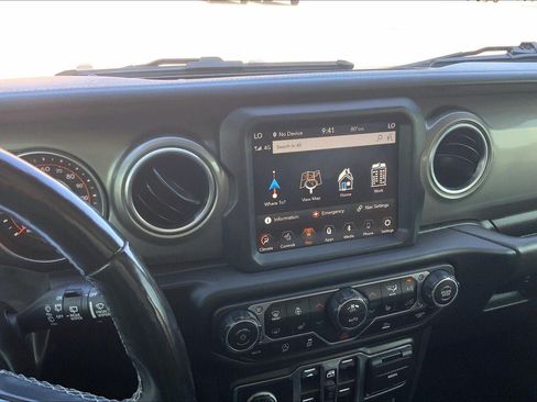 Used 2022 Jeep Wrangler Unlimited Sahara w/ Cold Weather Group AWD/4WD image 6