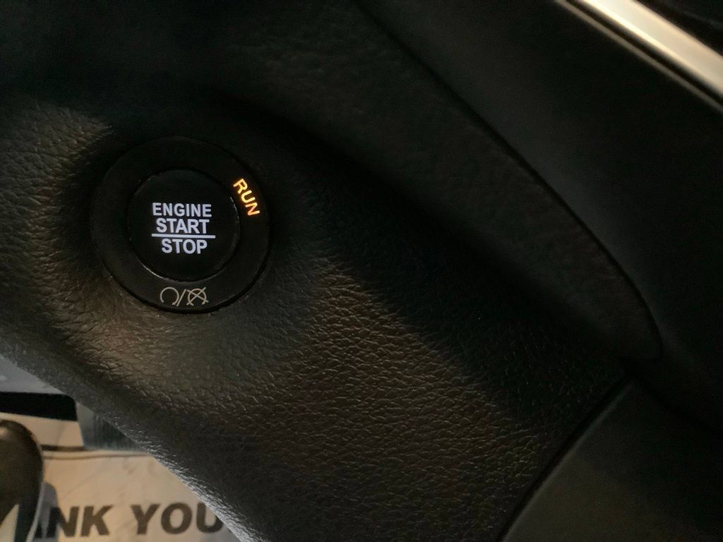 Used 2019 Jeep Cherokee Limited AWD/4WD image 33