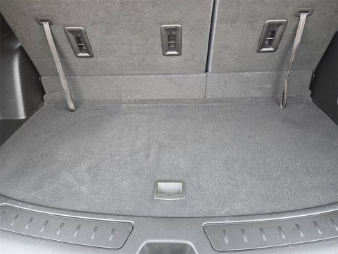 Used 2020 Buick Enclave Essence image 33