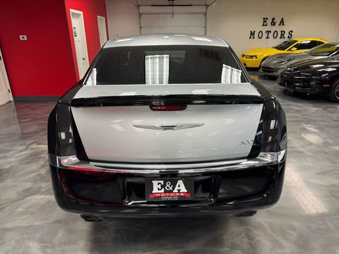 Used 2014 Chrysler 300 RWD image 14