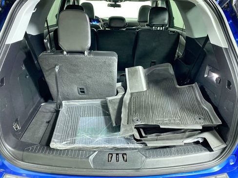 Used 2022 Ford Explorer XLT w/ Equipment Group 202A image 34