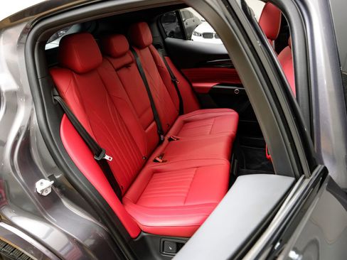 Used 2023 Maserati Grecale Modena image 38