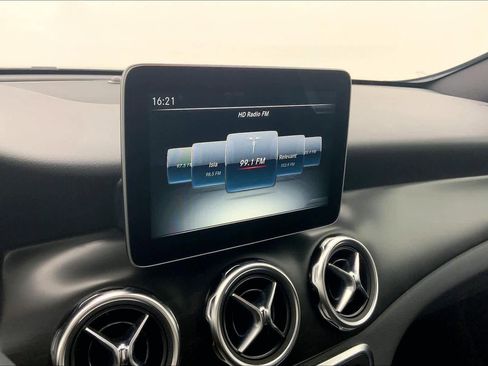 Used 2018 Mercedes-Benz GLA 250 image 23