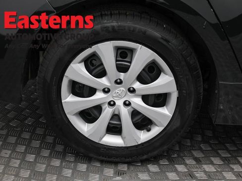 Used 2023 Toyota Corolla LE image 29