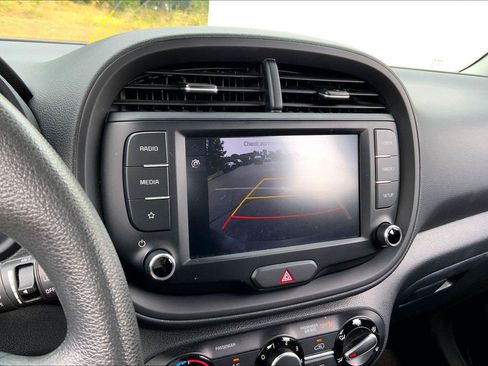 Used 2022 Kia Soul LX w/ Technology Package FWD image 19