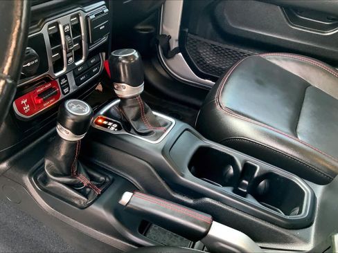 Used 2022 Jeep Gladiator Rubicon w/ LED Lighting Group AWD/4WD image 16