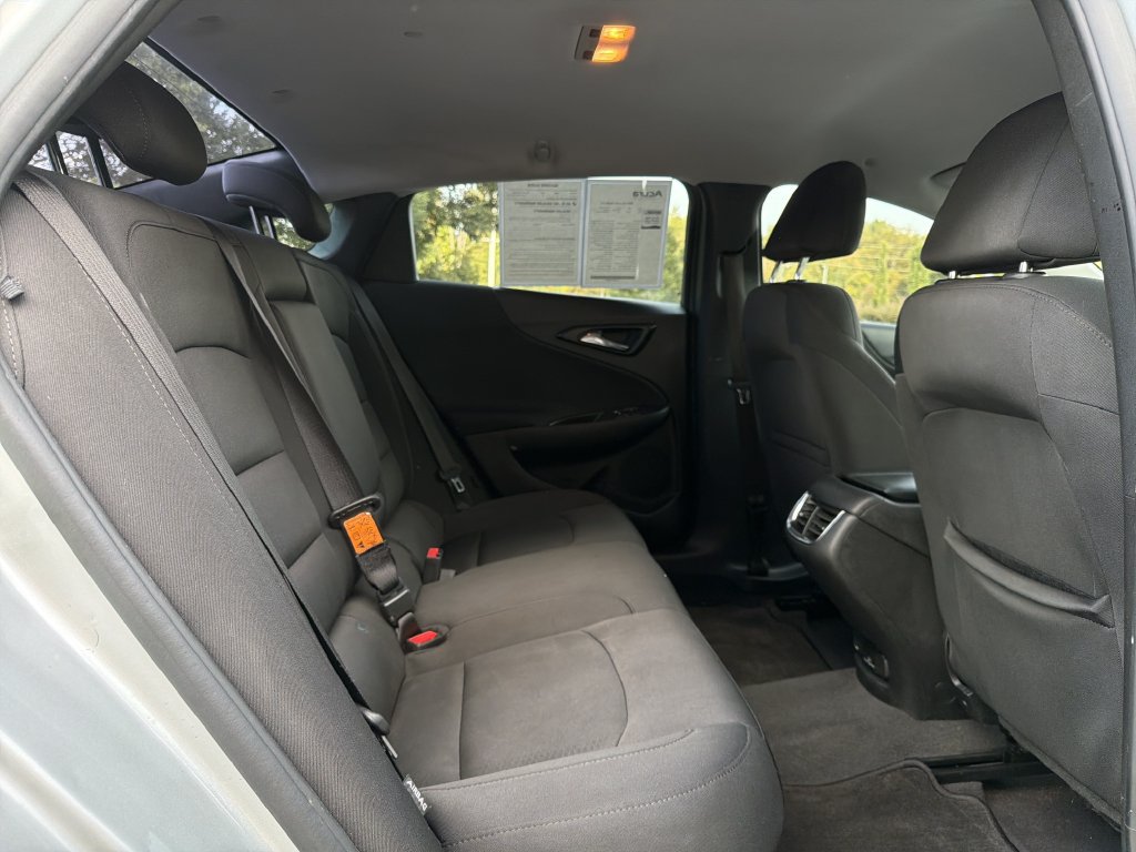 Used 2018 Chevrolet Malibu LT FWD image 15