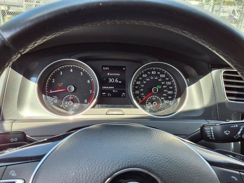 Used 2018 Volkswagen Golf S FWD image 18