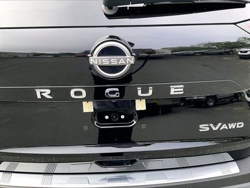 Used 2023 Nissan Rogue SV w/ SV Premium B Package AWD/4WD image 8