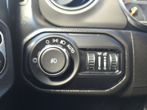 Certified 2022 Jeep Wrangler Unlimited Sport AWD/4WD image 11