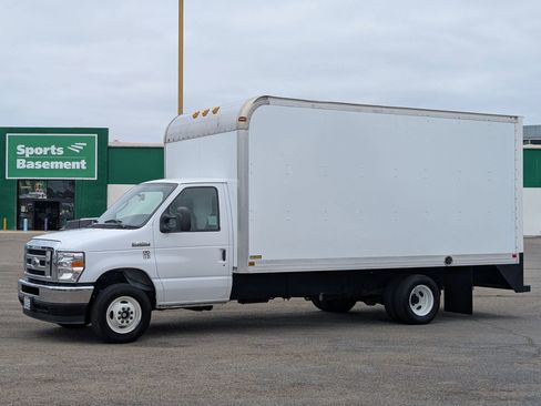 Used 2024 Ford E-450 and Econoline 450 Super Duty w/ Power Windows & Locks Group RWD image 3